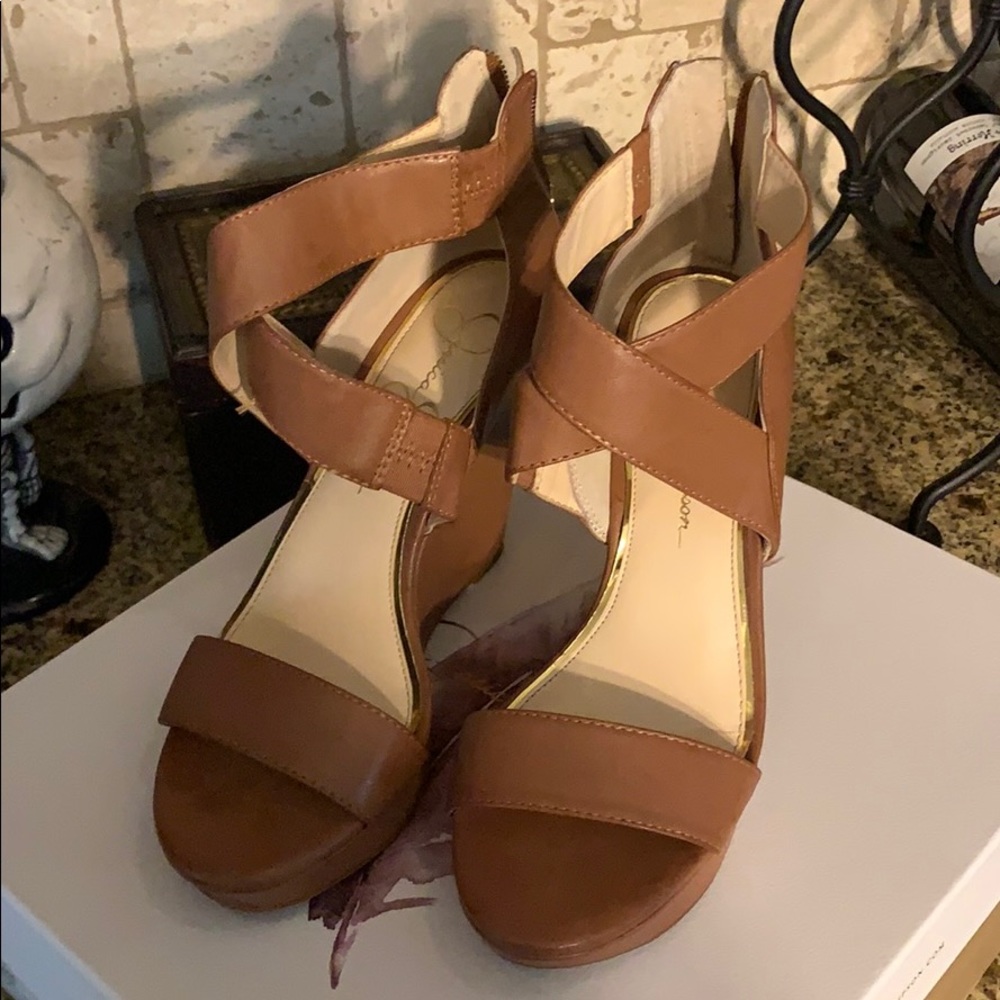 tan wedges